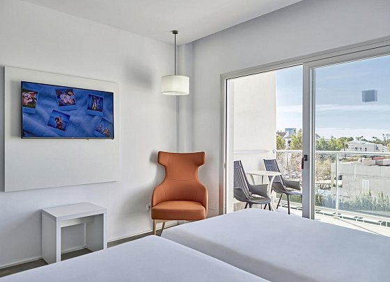 Astoria Playa - Wohnbeispiel Doppelzimmer Poolblick (Zimmercodierung DBP)