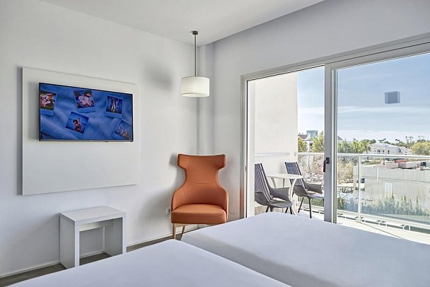 Astoria Playa - Wohnbeispiel Doppelzimmer Poolblick (Zimmercodierung DBP)