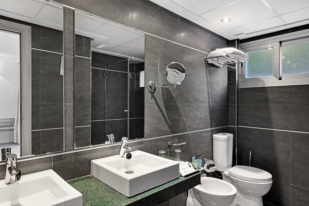 THB Cala Lliteras - Beispiel Bad (Zimmercodierungen DB1, DBM & DBN)