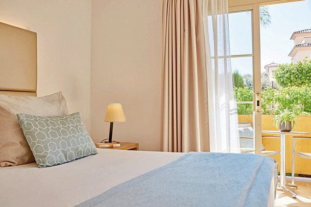 Zafiro Mallorca - Wohnbeispiel Suite mit Verbindungstür 2 Schlafzimmer (Zimmercodierungen OV1 & OV2)