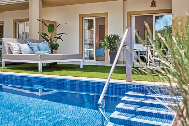 Zafiro Mallorca - Wohnbeispiel Suite 1 Schlafzimmer mit privatem Pool (Zimmercodierungen AB3 & AB6)