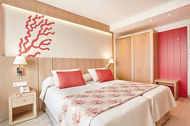 Universal Hotel Perla - Wohnbeispiel Doppelzimmer Bergblick (Zimmercodierung DBB)