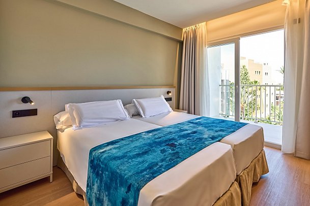 Universal Hotel Romántica - Wohnbeispiel Familienzimmer (Zimmercodierung FB1)