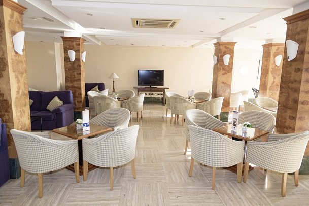 Club S'Illot - TV-Raum