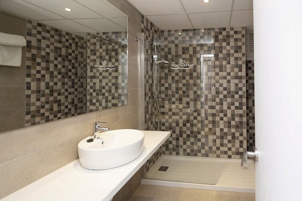 Club S'Illot - Beispiel Bad (Zimmercodierungen DPN & DBM)