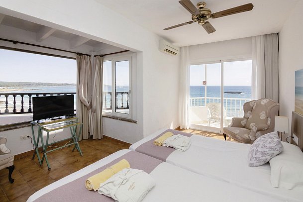 Club S'Illot - Wohnbeispiel Doppelzimmer Superior Meerblick (Zimmercodierung DSM)