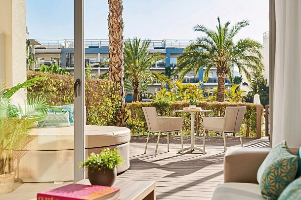 Zafiro Palace Alcudia - Wohnbeispiel Juniorsuite mit privatem Pool (Zimmercodierungen JB2 & JB4)