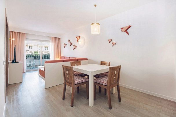 Iberostar Selection Albufera Park - Wohnbeispiel Familienzimmer Premium (Zimmercodierungen FM1, FM2, FM3, FM4, FM5, FM6, F1N, F2N, F1P & F2P)