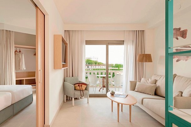 Iberostar Selection Albufera Park - Wohnbeispiel Familienzimmer Premium Poolblick (Zimmercodierungen F1P & F2P)