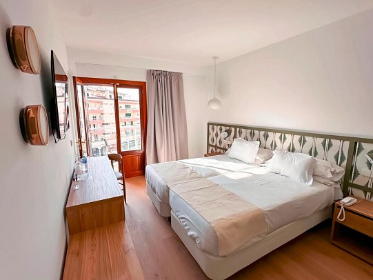 Eix Alcudia - Wohnbeispiel Doppelzimmer Poolblick renoviert (Zimmercodierungen D3P & D4P)