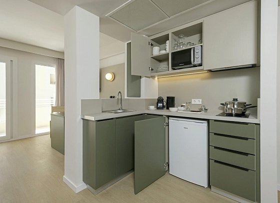Cabot Cap de Mar Spa - Wohnbeispiel Appartement 1 Schlafzimmer Poolblick (Zimmercodierung ABP)