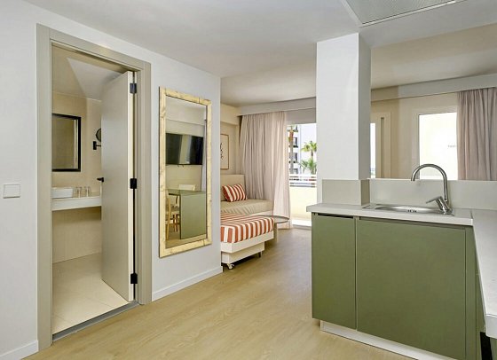 Cabot Cap de Mar Spa - Wohnbeispiel Appartement 1 Schlafzimmer Poolblick (Zimmercodierung ABP)