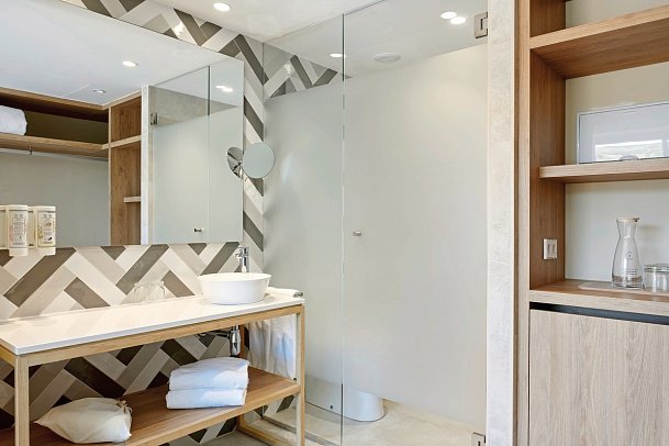 Iberostar Waves Cala Domingos - Wohnbeispiel Bungalowzimmer Superior Gartenblick mit Verbindungstür (Zimmercodierungen B3G, B4G, B1G, B2G, B5G, B6G, BS1, BS2, BV1 & BV2)