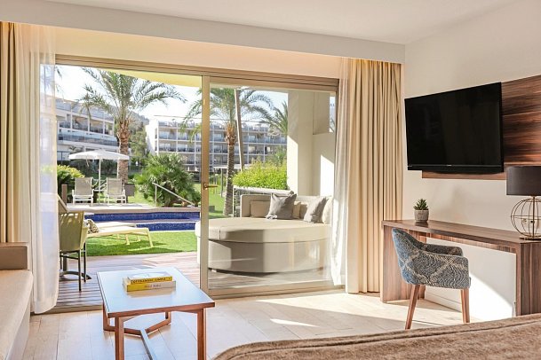 Zafiro Palace Palmanova - Wohnbeispiel Juniorsuite Swim-Up Poolblick Zafiro Club (Zimmercodierungen J3Q & J4Q)