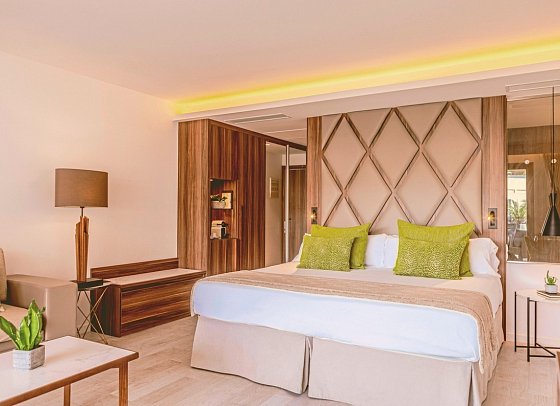 Zafiro Palace Palmanova - Wohnbeispiel Juniorsuite Poolblick Zafiro Club (Zimmercodierungen J3P & J4P)