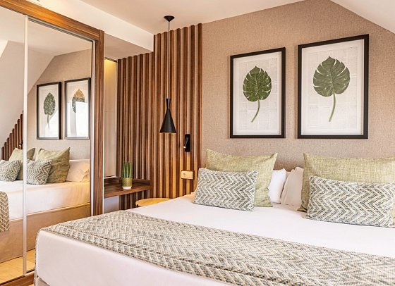 Zafiro Palace Palmanova - Wohnbeispiel Suite 1 Schlafzimmer Penthouse Poolblick (Zimmercodierungen W1D & W2D)