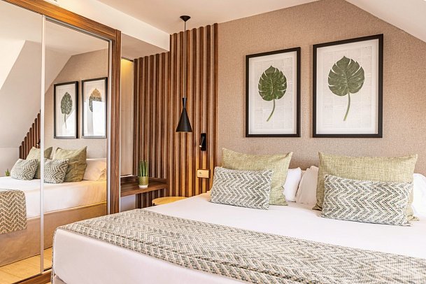 Zafiro Palace Palmanova - Wohnbeispiel Suite 1 Schlafzimmer Penthouse Poolblick (Zimmercodierungen W1D & W2D)