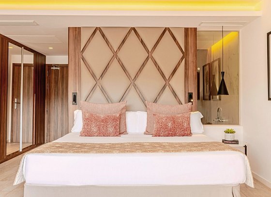 Zafiro Palace Palmanova - Wohnbeispiel Juniorsuite Penthouse Poolblick (Zimmercodierungen J1D & J2D)