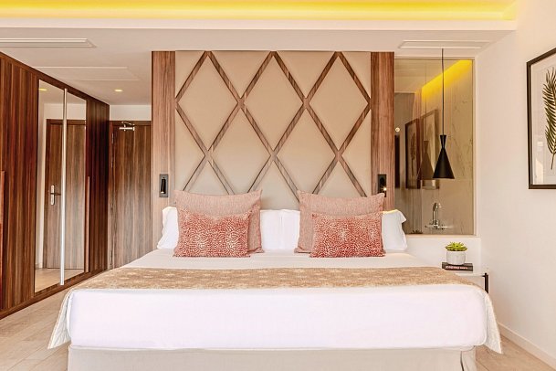 Zafiro Palace Palmanova - Wohnbeispiel Juniorsuite Penthouse Poolblick (Zimmercodierungen J1D & J2D)