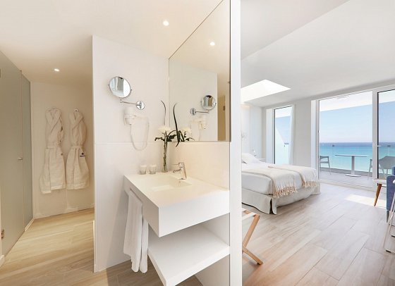 Iberostar Waves Bahía de Palma - Wohnbeispiel Juniorsuite Superior Meerblick (Zimmercodierungen J3M & J4M)