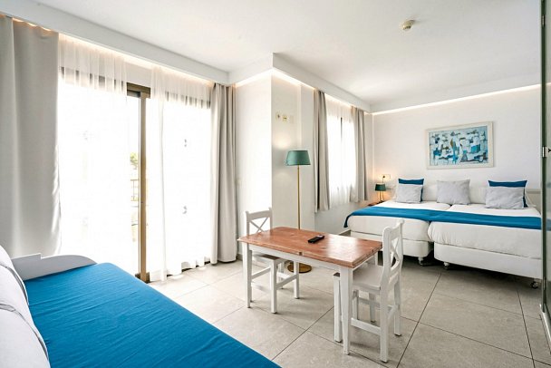 Guya Wave - Wohnbeispiel Doppelzimmer Premium Poolblick (Zimmercodierungen DM1 & DMP)