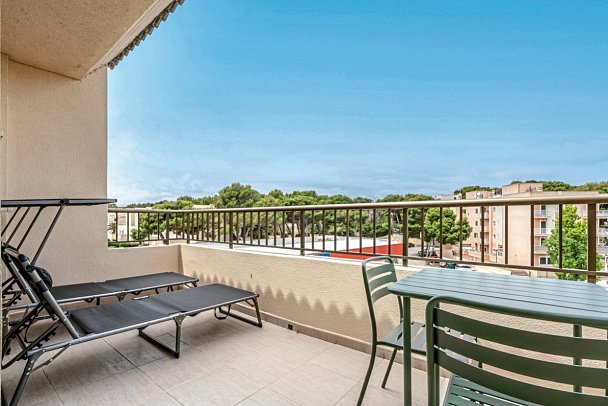 Guya Wave - Wohnbeispiel Doppelzimmer Premium Poolblick (Zimmercodierung DMP)