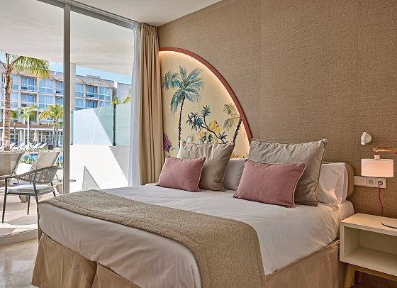 Zafiro Alzinar Mar - Wohnbeispiel Juniorsuite mit privatem Pool (Zimmercodierungen J3P & J4P)