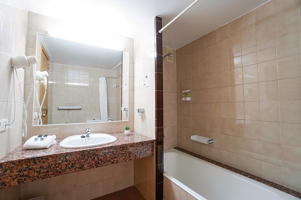 Millor Sol - Beispiel Bad Doppelzimmer