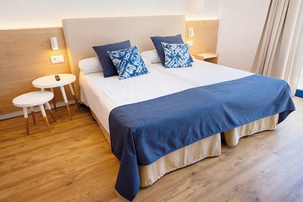 Parque Nereida Suites - Wohnbeispiel Doppelzimmer Poolblick (Zimmercodierung DBP)