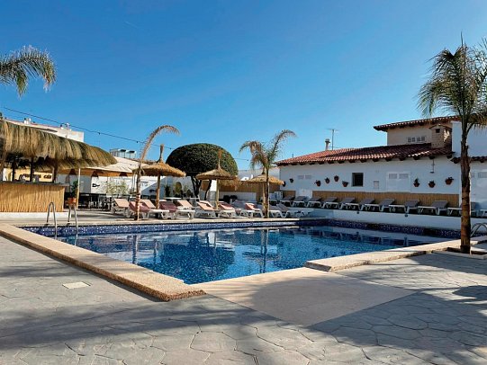 Chevy Hotel & Suites