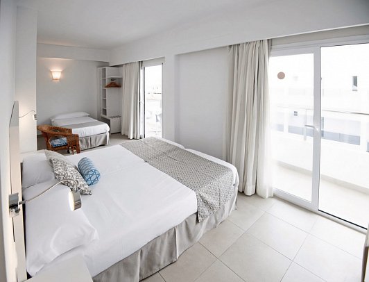 Chevy Hotel & Suites - Wohnbeispiel Doppelzimmer mit Balkon