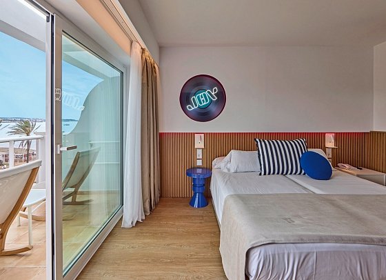 Universal Hotel Neptuno - Adults Only - Wohnbeispiel Doppelzimmer Meerblick (Zimmercodierung D1M)
