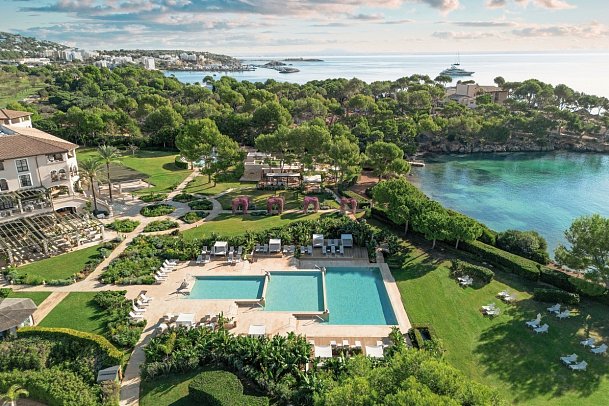 The St. Regis Mardavall Mallorca Resort