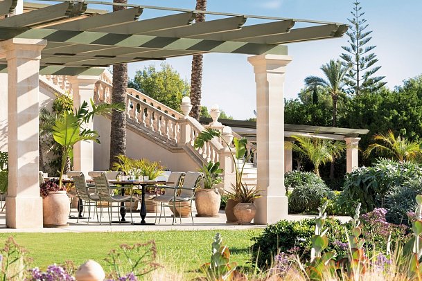 The St. Regis Mardavall Mallorca Resort