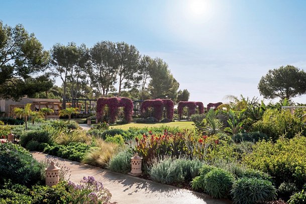 The St. Regis Mardavall Mallorca Resort