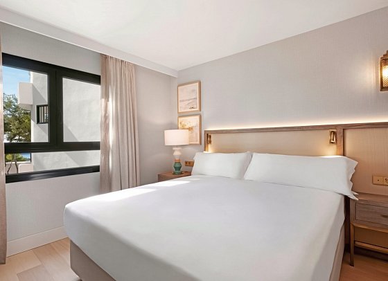 Hilton Mallorca Galatzó - Wohnbeispiel Familiensuite Kingsize Bett (Zimmercodierung WB2)