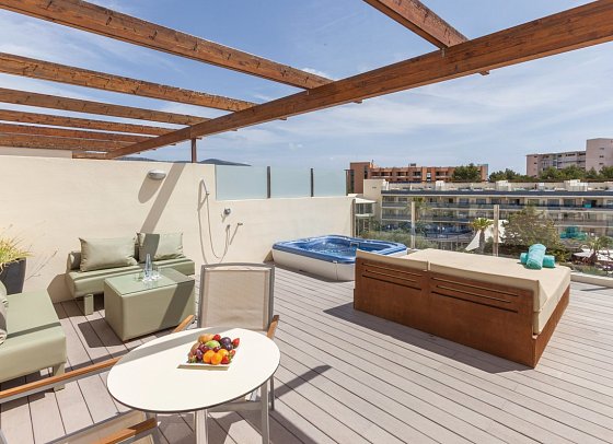 Zafiro Palmanova - Wohnbeispiel Suite 1 Schlafzimmer Penthouse (Zimmercodierungen WT1 & WT2)