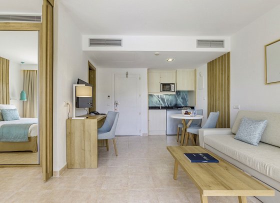 Zafiro Palmanova - Wohnbeispiel Suite 1 Schlafzimmer (Zimmercodierungen WB1 & WB2)