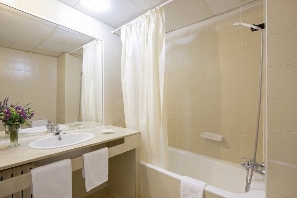 Tora - Wohnbeispiel Doppelzimmer (Zimmercodierungen DB1 & DB2)