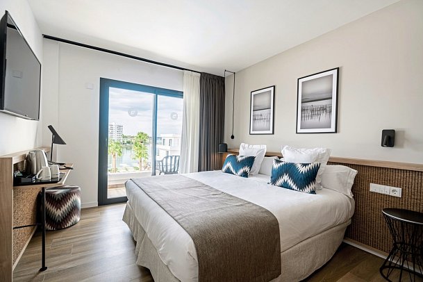 THB Bamboo Alcudia - Wohnbeispiel Doppelzimmer Poolblick (Zimmercodierung DBP)