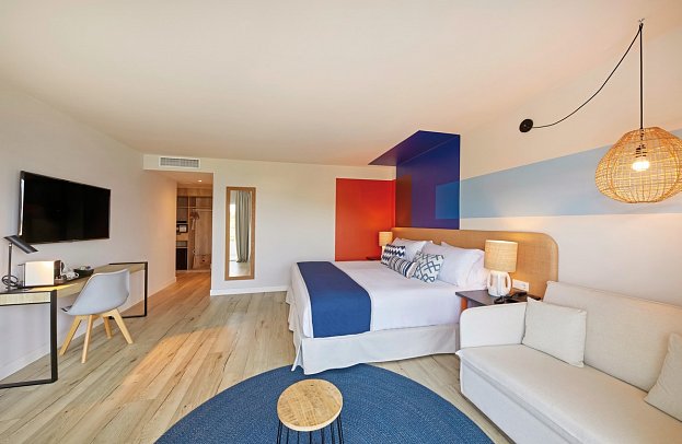 Alua Calviá Mallorca - Wohnbeispiel Doppelzimmer Premium frontaler Meerblick Preferred Club Preferred Club (Zimmercodierung DMM)