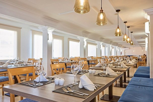 Universal Hotel Bikini