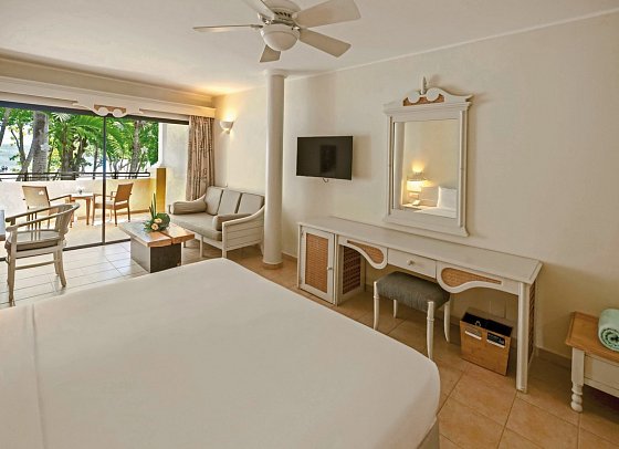 Iberostar Waves Costa Dorada - Wohnbeispiel Junior Suite Ocean Front (Zimmercodierung JBO)