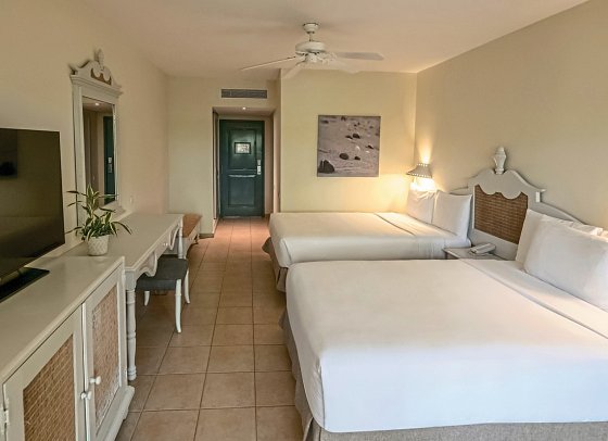 Iberostar Waves Costa Dorada - Wohnbeispiel Premium Room (Zimmercodierungen DB1 & DP2)