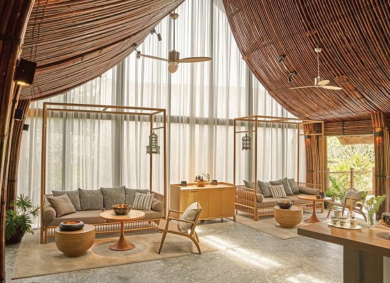 InterContinental Phu Quoc Long Beach Resort - HARNN Lounge