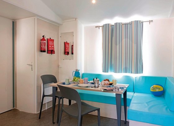 Camping Free Beach (by Happy Camp) - Wohnbeispiel Mobilheim Happy Premium (Zimmercodierung CB1)