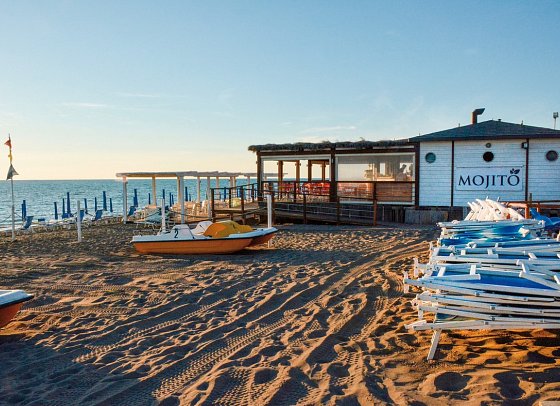 Camping Free Beach (by Happy Camp)