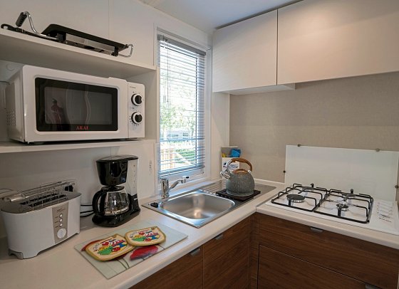 Hu Park Albatros Village (by Happy Camp) - Wohnbeispiel Mobilheim Happy Premium Suite (Zimmercodierung CM2)