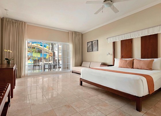 Sunscape Coco Punta Cana - Wohnbeispiel Sun Club Junior Suite Pool View (Zimmercodierungen JLQ & JL2)