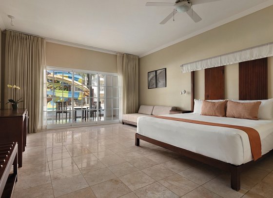 Sunscape Coco Punta Cana - Wohnbeispiel Sun Club Junior Suite Pool View (Zimmercodierungen JLQ & JL2)